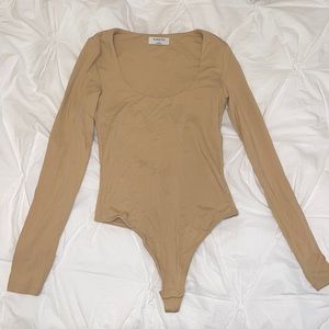 Aritzia Babaton Contour Sculpt Bodysuit Tan/Beige Color